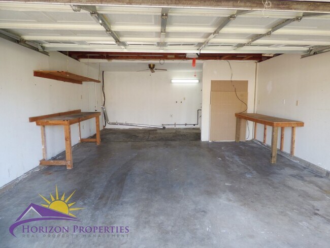 Building Photo - 7928 Garry Oak Dr