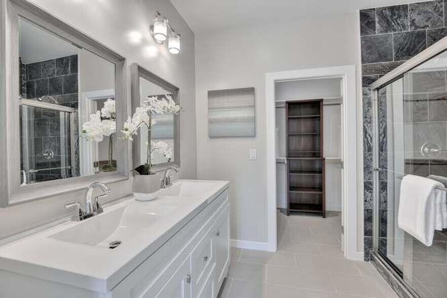 Building Photo - 651 BERNAL AVE