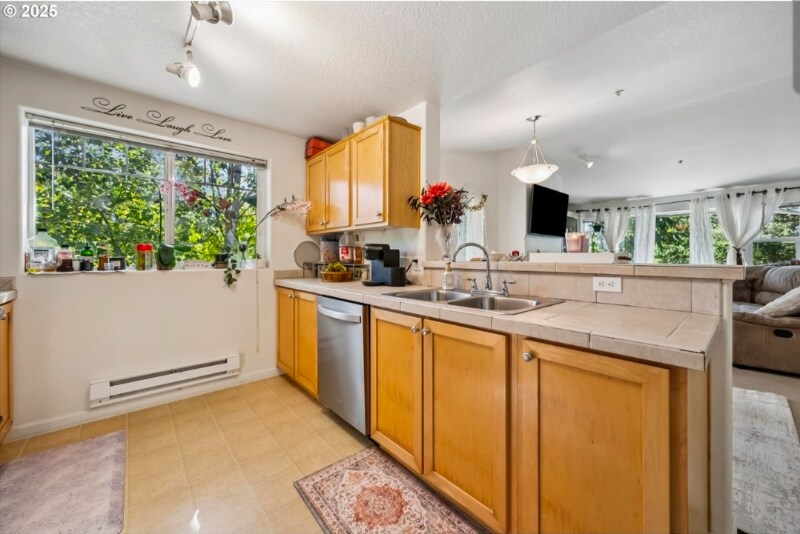 Building Photo - 730 NW 185th Ave