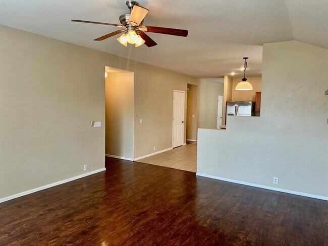 Building Photo - 124 Spruce Dr