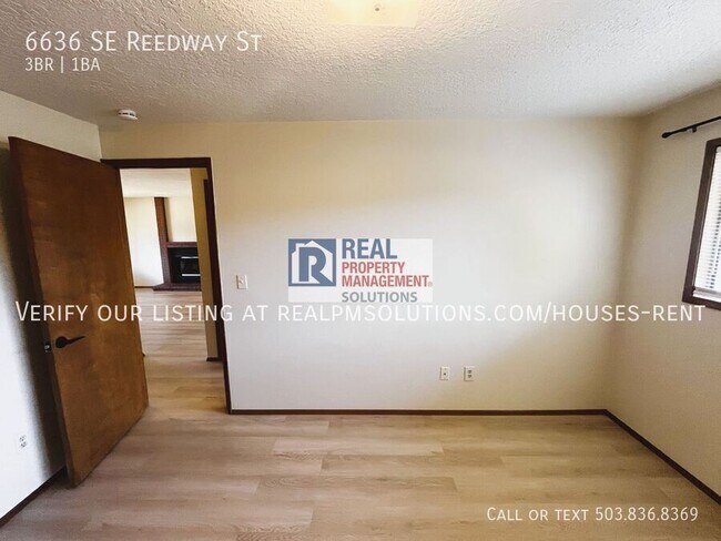 Building Photo - 6636 SE Reedway St