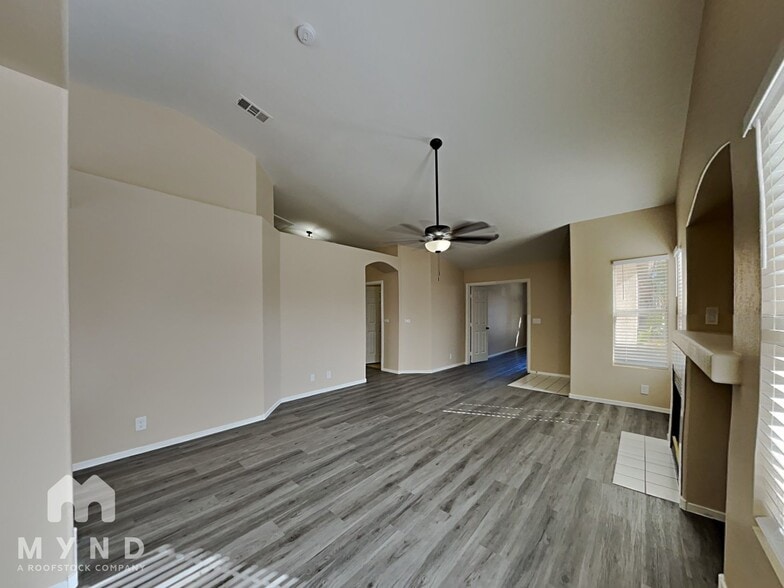 Building Photo - 3415 White Stallion Ct