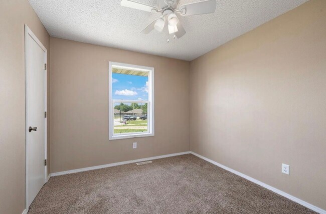 Building Photo - 3826 S Lexus Ave