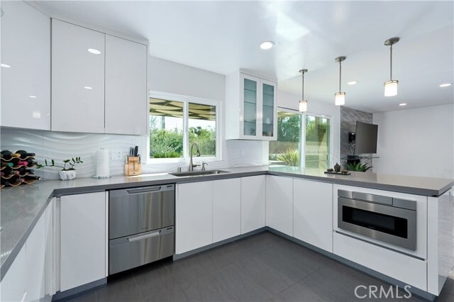 Building Photo - 6550 Smoke Tree Ave