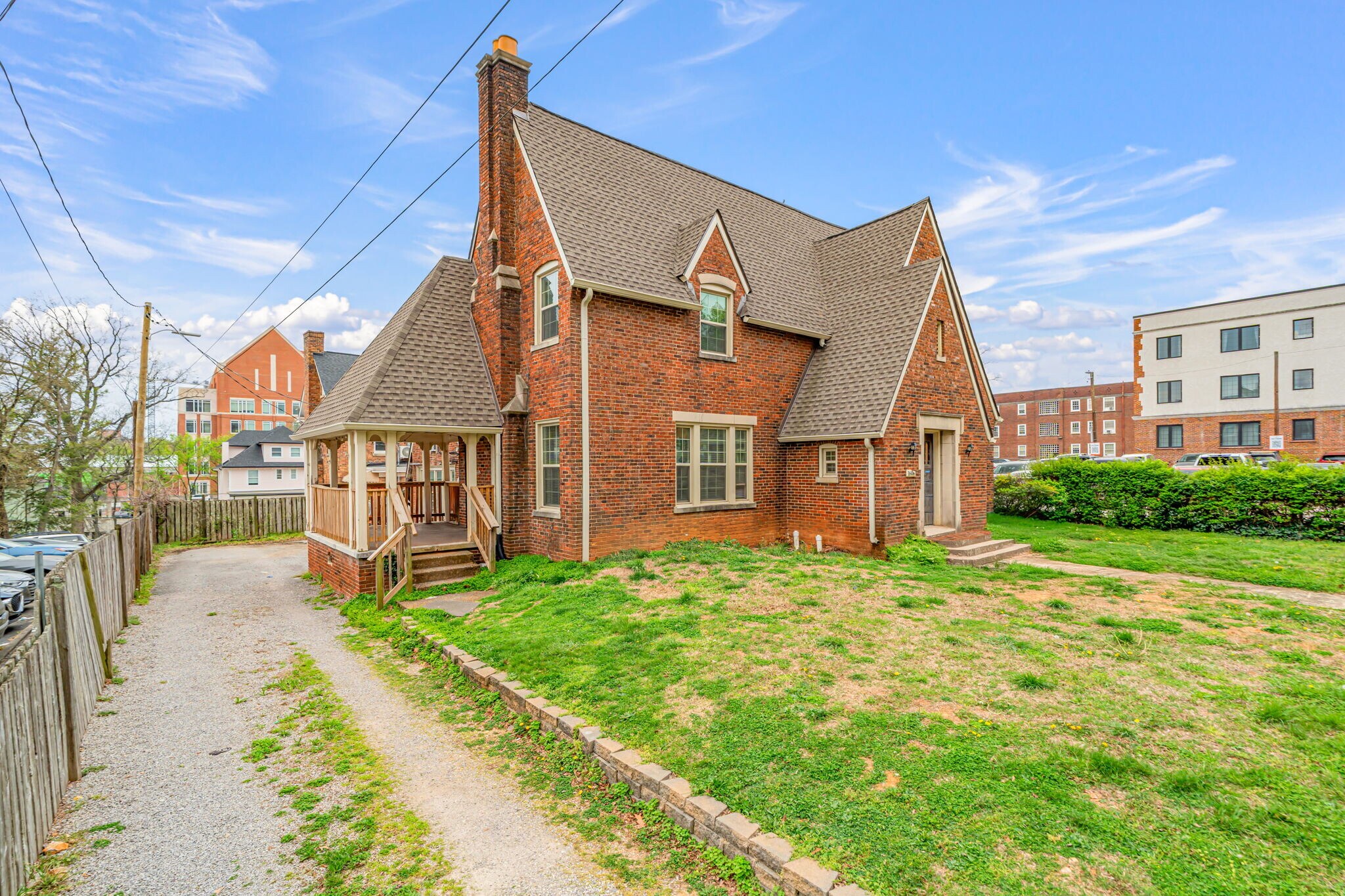 Building Photo - 1606 Laurel Ave