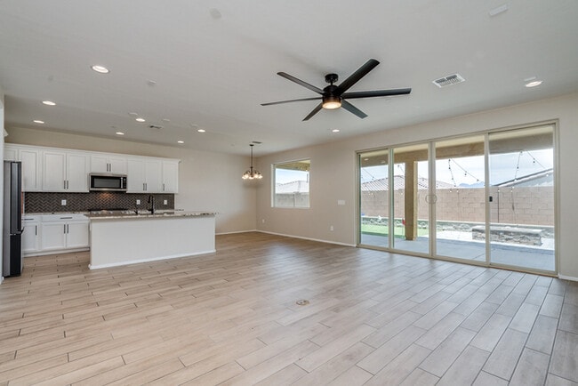 Building Photo - Amazing 2 Story with 4-Bedroom, 2.5-Bath Home in Saguaro Trails – Modern Comfort & Prime Location!