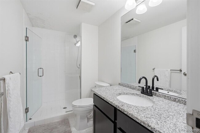 Building Photo - 250 E Harbortown Dr