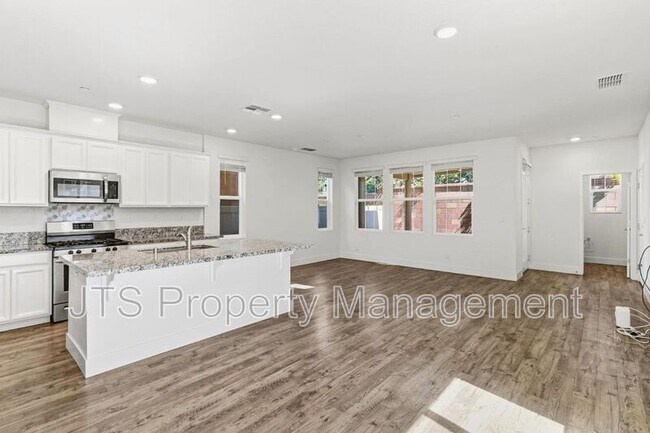 Building Photo - 3949 Aristotle Cir