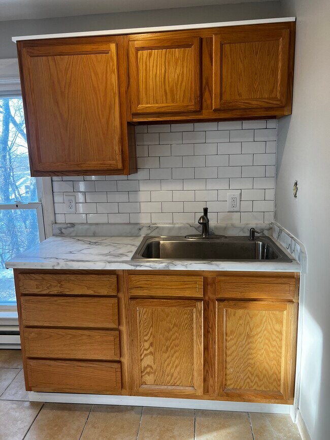 Building Photo - 125 Litchfield Ave SE