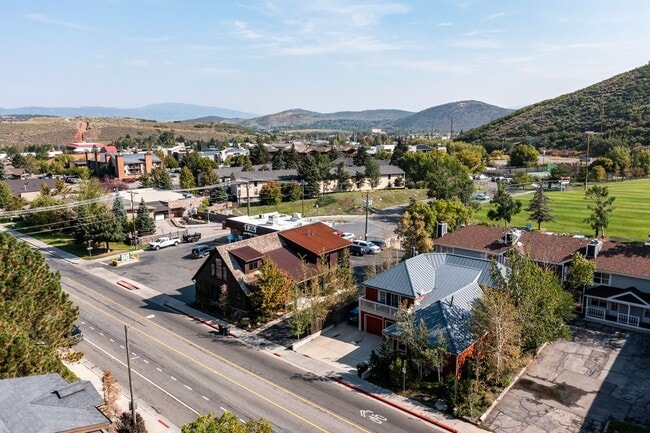 Building Photo - Old Town GEM Just 1 Block from PCMR!