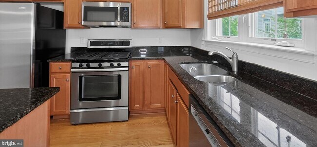 Building Photo - 11601 Leesborough Cir