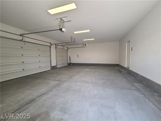 Building Photo - 1931 Rose Ct