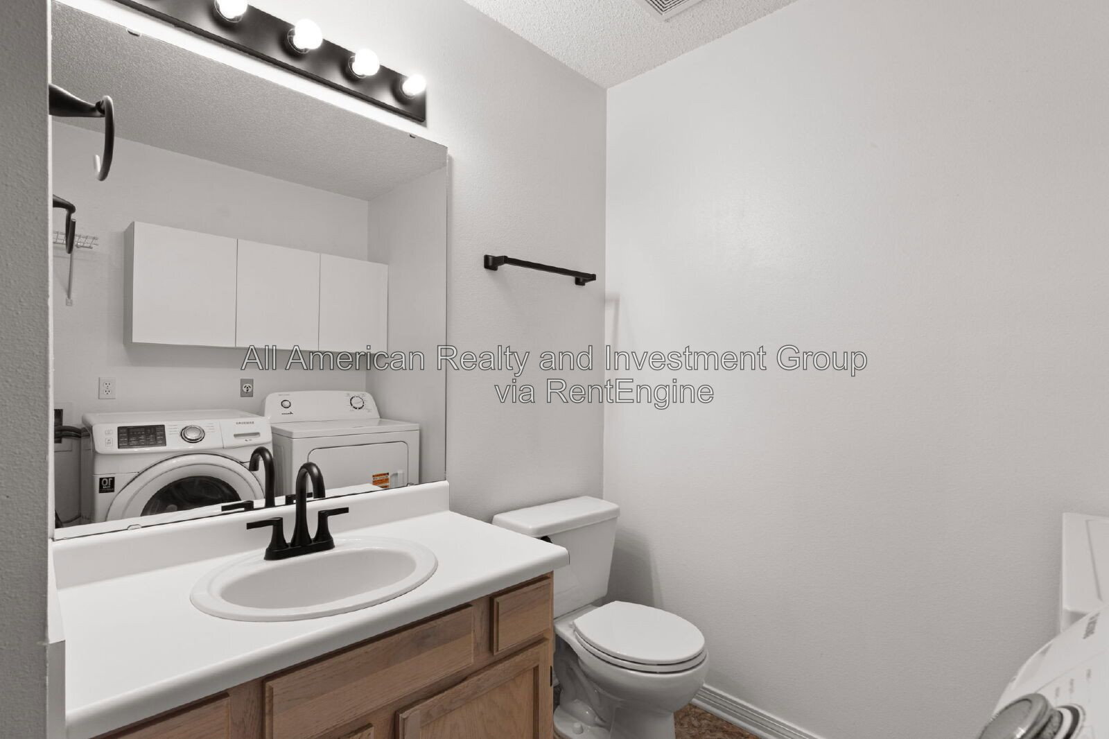 Building Photo - 903 Piedmont Pl