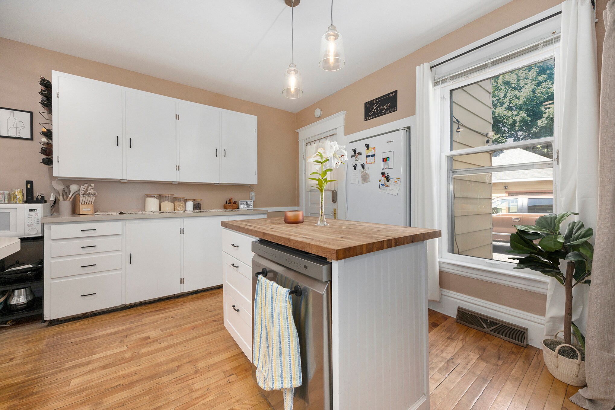 Building Photo - 3271 Coit Ave NE