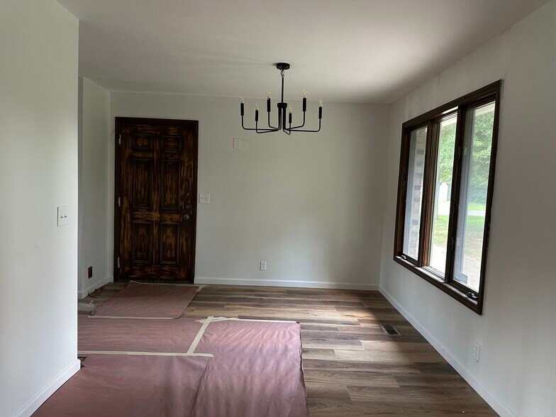 Building Photo - 2397 Braxton Bragg Dr