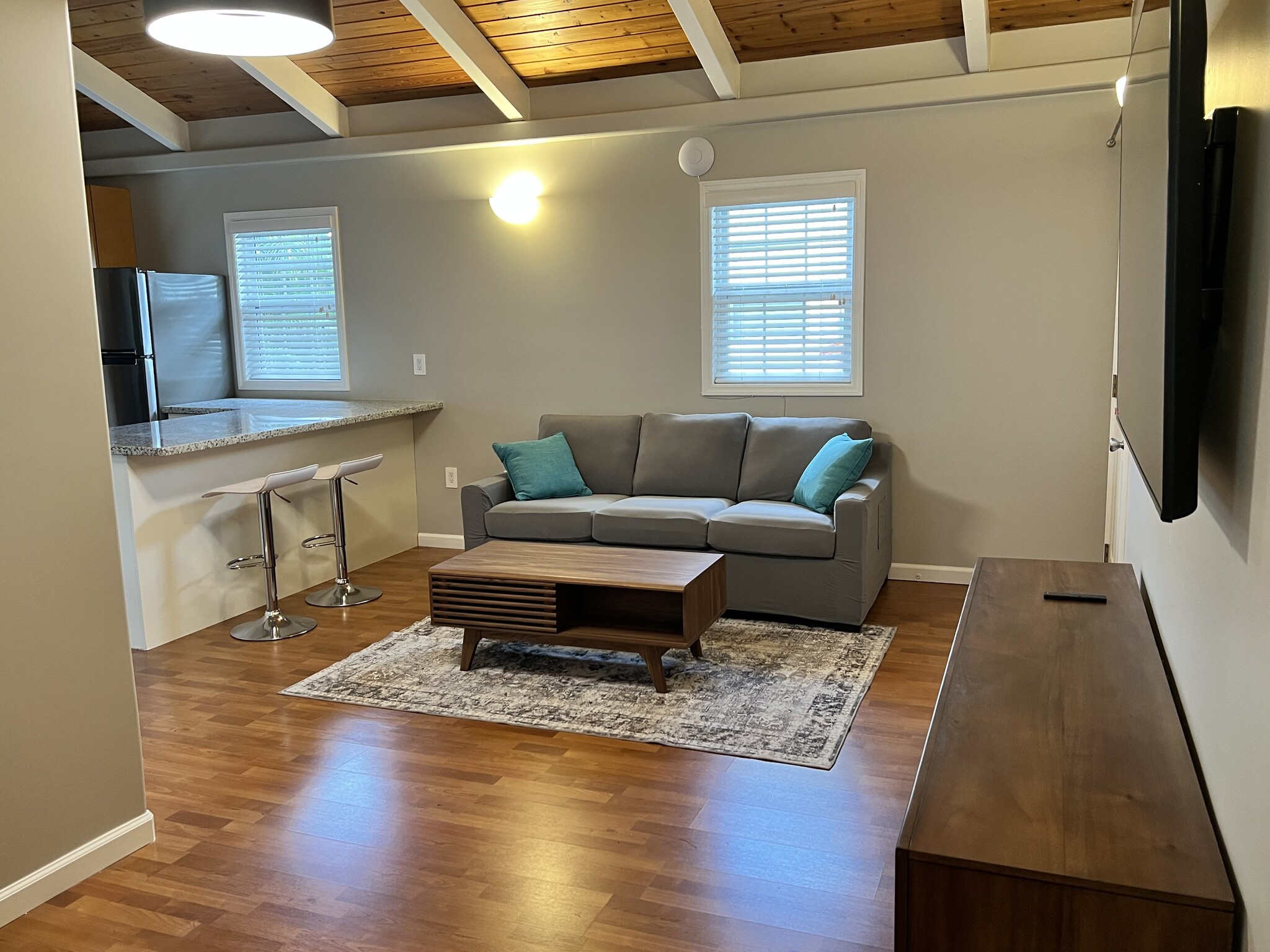 Building Photo - 527 Paopua Pl