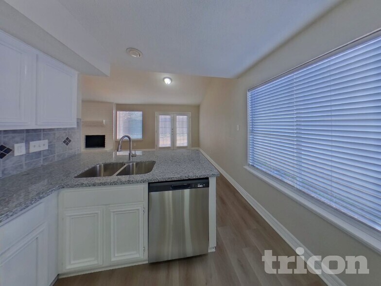 Building Photo - 6342 Briar Terrace Dr