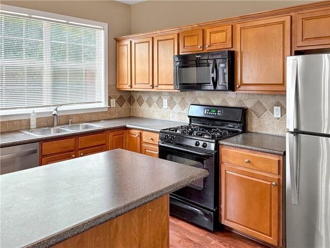 Building Photo - 1384 Thornborough Dr