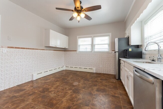 Building Photo - 129 Lynnway