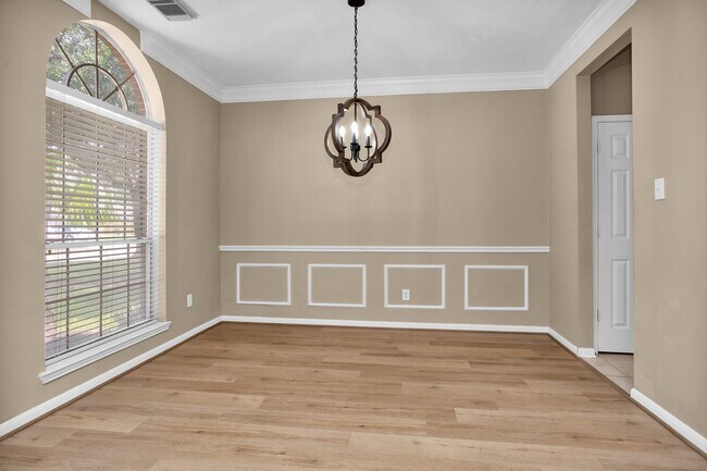 Building Photo - 20931 Deauville Dr