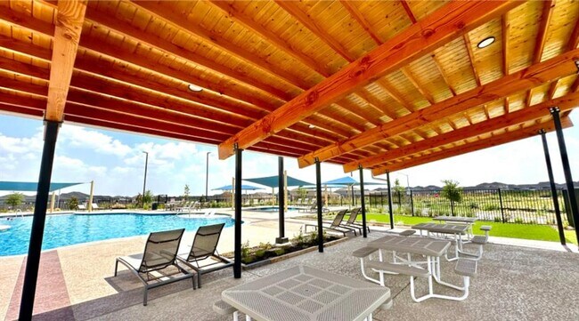 Building Photo - 113 Imola St