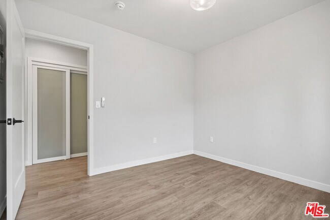 Building Photo - 1235 Stearns Dr