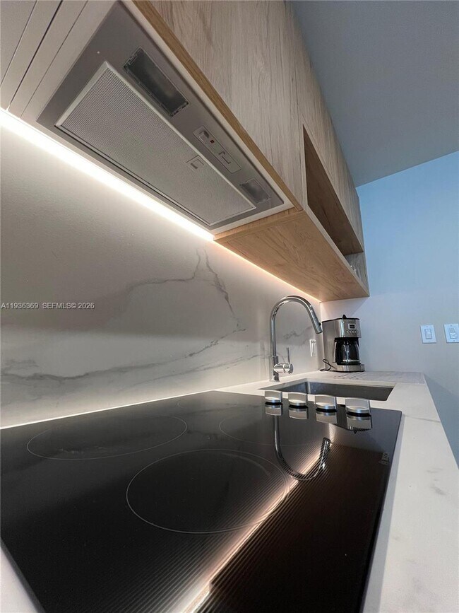 Building Photo - 11 NE 6th St