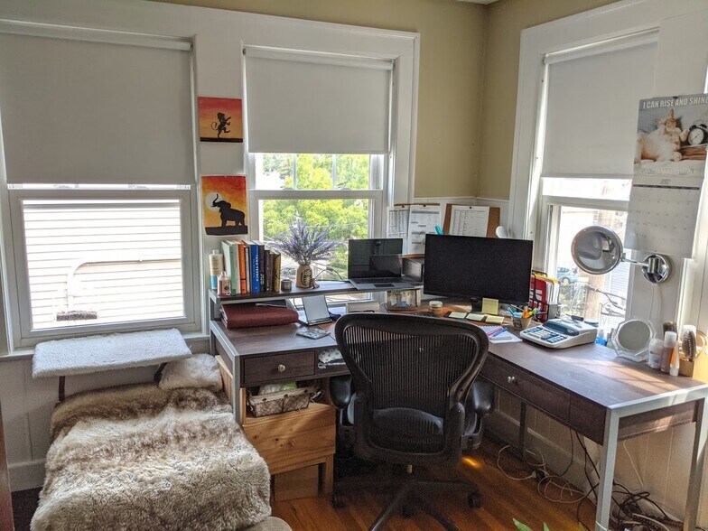 Building Photo - 66 Brock St