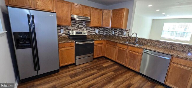 Building Photo - 8881 Goose Landing Cir