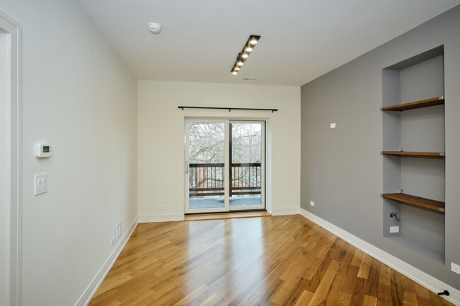 Building Photo - 5200 N Winthrop Ave