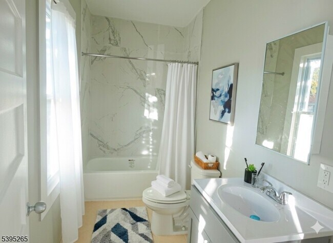 Building Photo - 32 Elmwood Ave