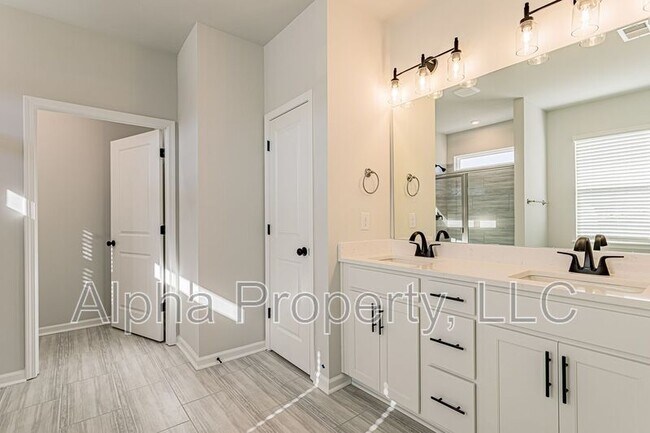 Building Photo - 131 Battery Creek Dr