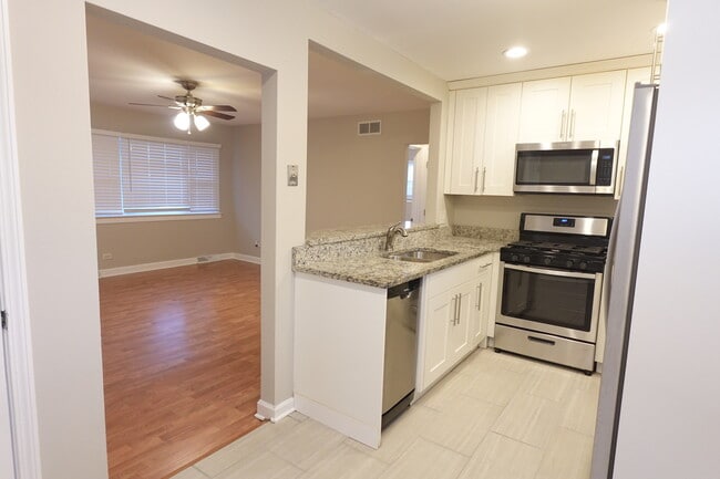 Building Photo - 2401 Huron Terrace