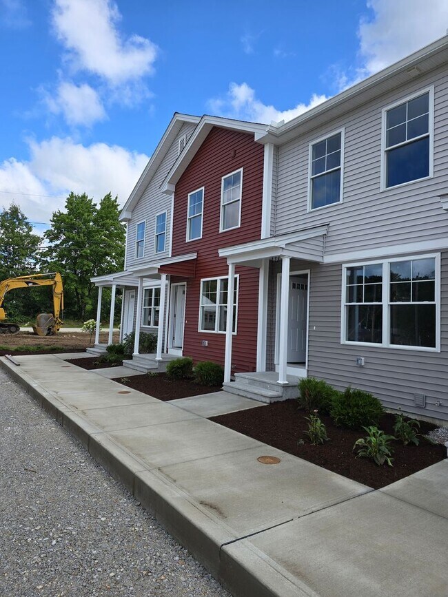 Building Photo - Megway Ct. (2-5)