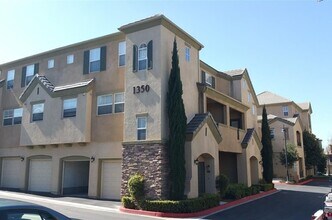 Building Photo - Otay Ranch townhome