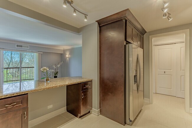 Building Photo - 1615 E Central Rd