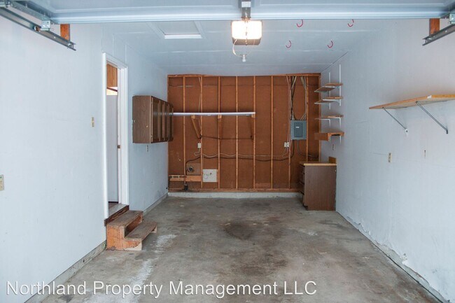Building Photo - 2 br, 1 bath House - 4292 Manhattan East