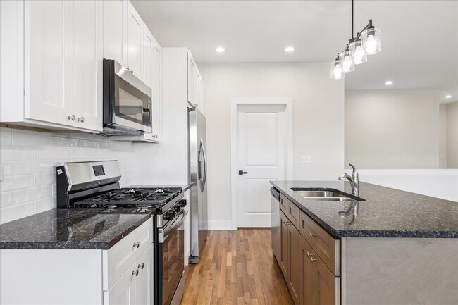 Building Photo - 925 Partridge Cir