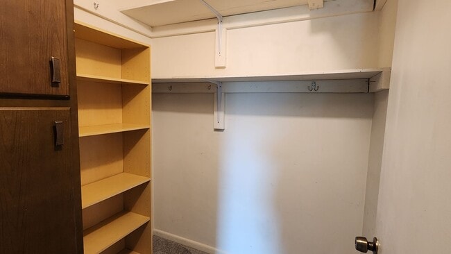 Building Photo - Nice 2-Story Townhome, Centrally located i...