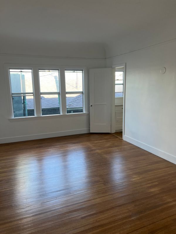 Building Photo - 926 S Curson Ave