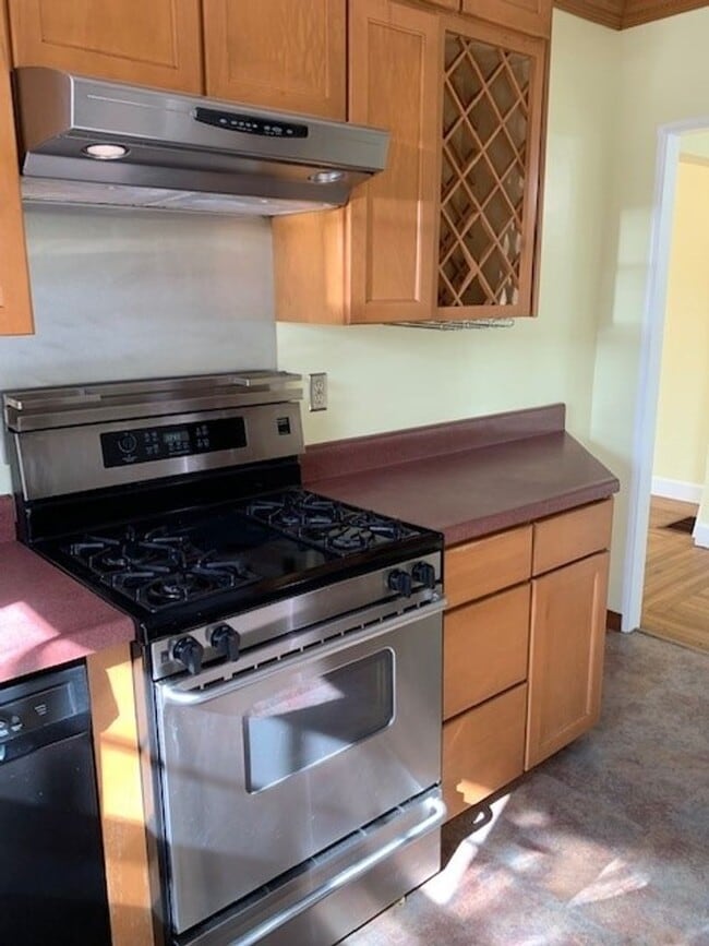 Building Photo - Adorable Three Bedroom, One-story Home in ...
