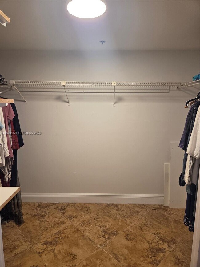 Building Photo - 210 174th St