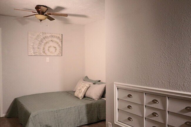 Building Photo - Comfy & Chic Council Bluffs Retreat - 2BR 1B