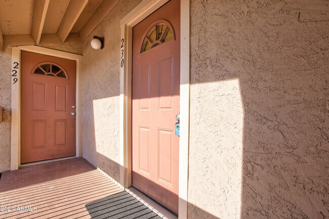 Building Photo - 7550 N 12th St