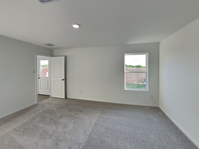 Building Photo - 417 Texas Pecan Dr