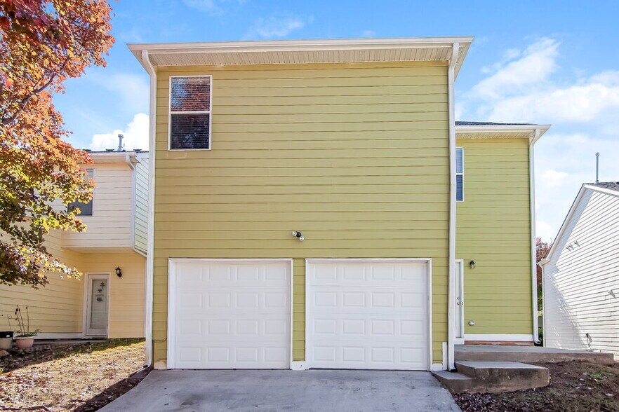 Building Photo - 150 Stillwood Dr