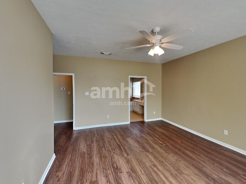 Building Photo - 2210 Two Trail Dr