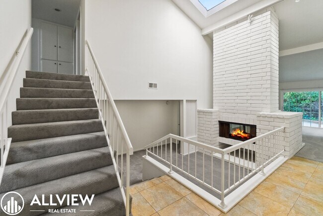 Building Photo - Spacious 4 bed, 2.5 bath Home Available Now in the Turtle Rock community