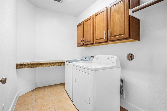 Building Photo - 11928 Natures Bend