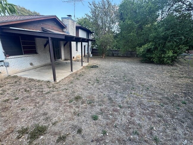 Building Photo - 1311 Cardinal Hill Dr